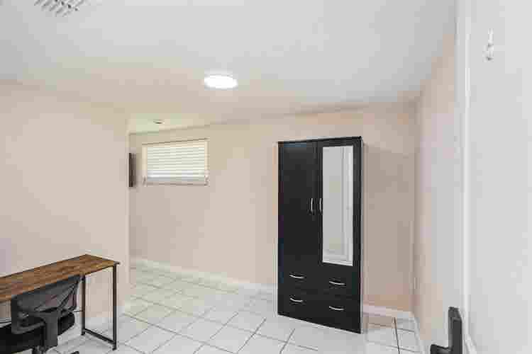 6 BR in Port Richey