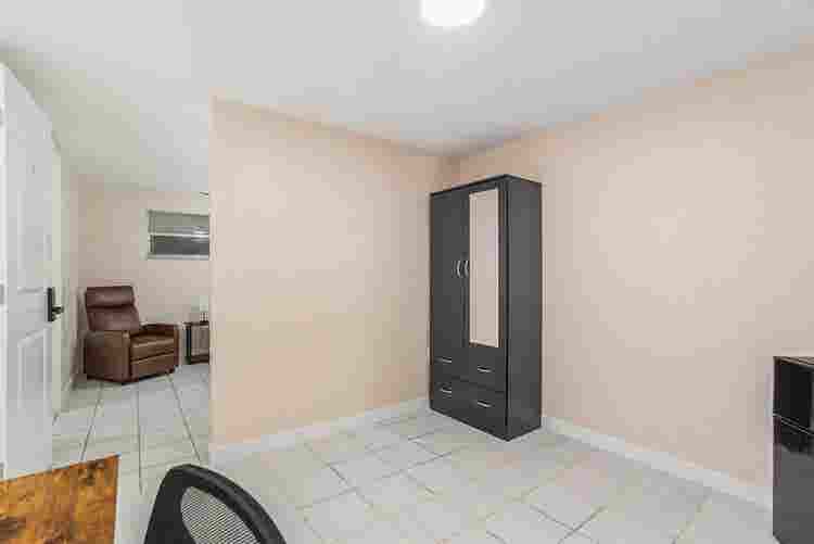 6 BR in Port Richey