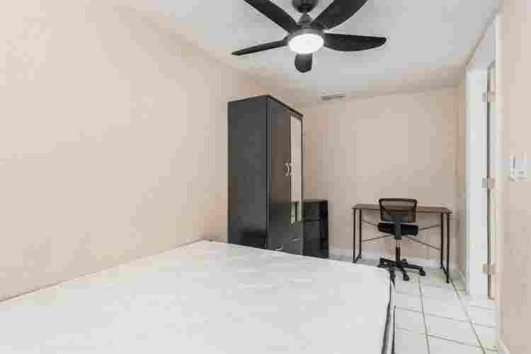 6 BR in Port Richey
