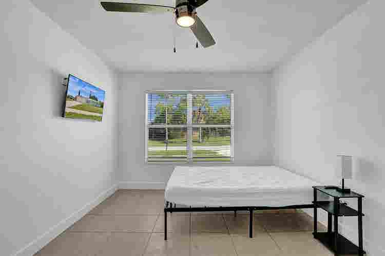 4 BR in Port St. Lucie