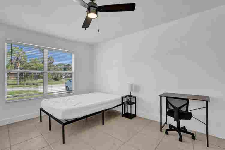 4 BR in Port St. Lucie