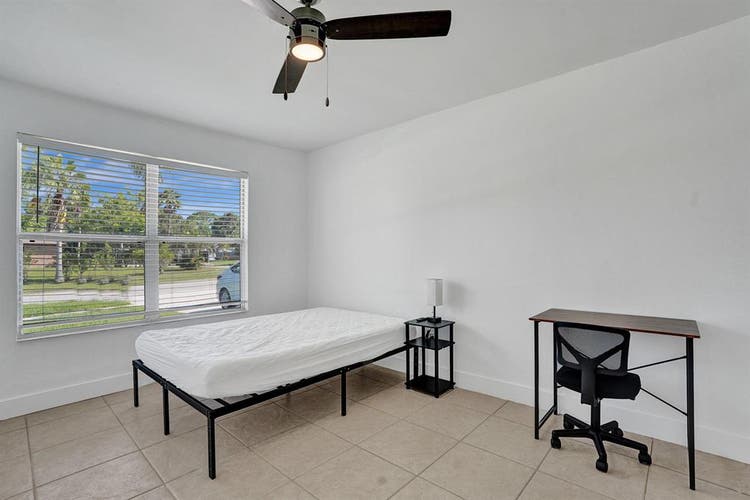 4 BR in Port St. Lucie