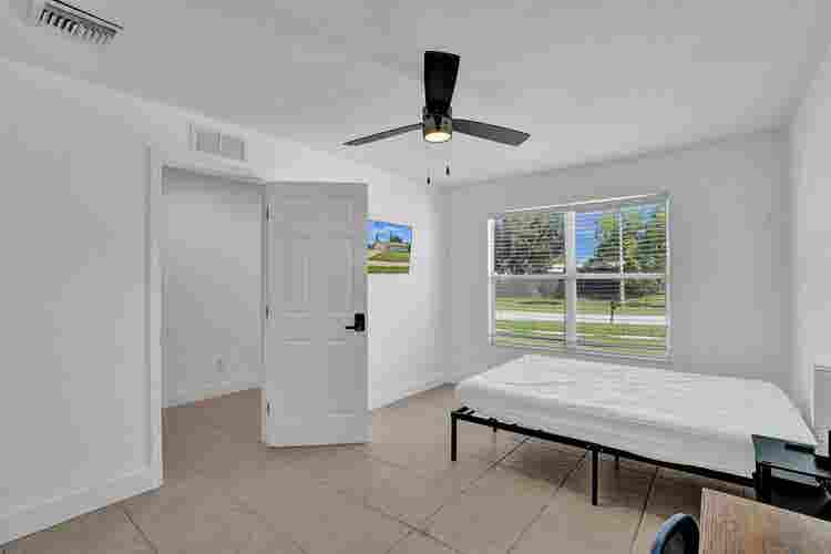 4 BR in Port St. Lucie
