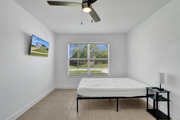 4 BR in Port St. Lucie
