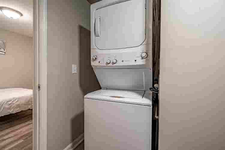 7 BR in Riverdale