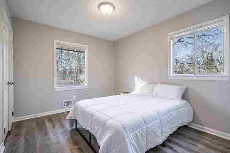 7 BR in Riverdale