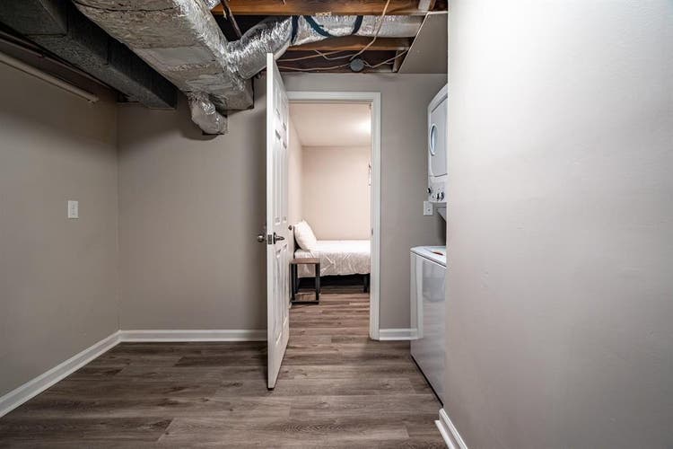 7 BR in Riverdale