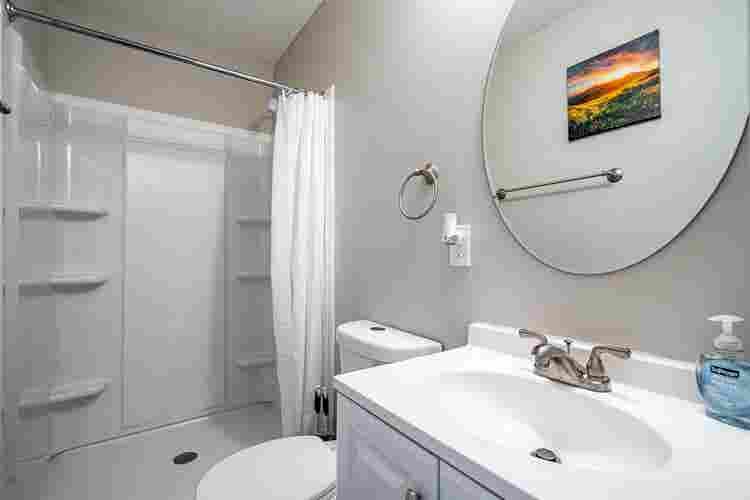 7 BR in Riverdale
