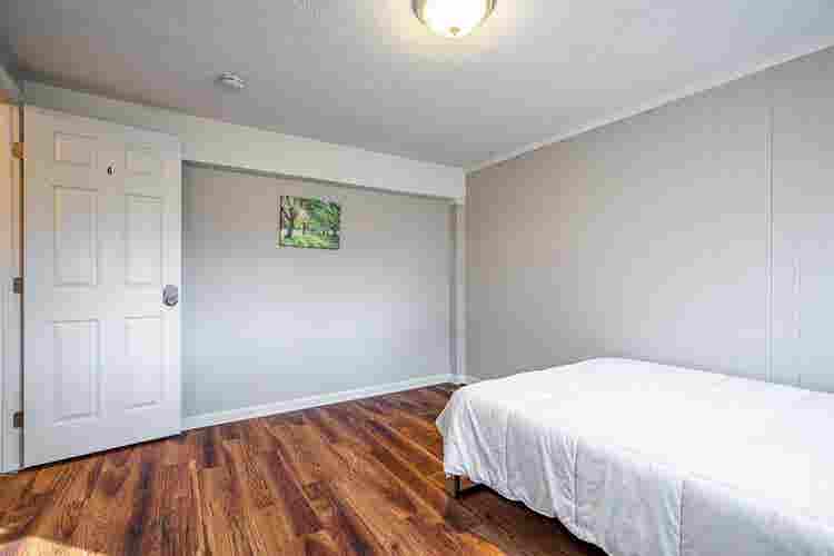 7 BR in Riverdale