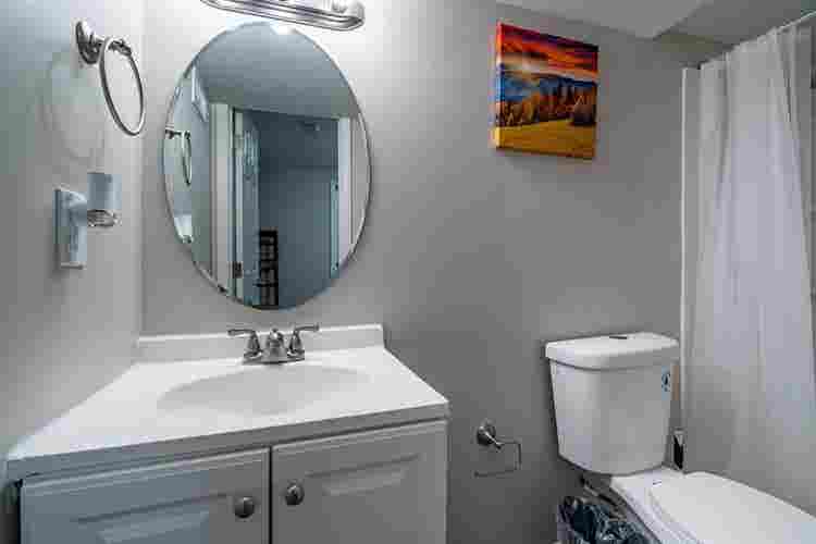 7 BR in Riverdale