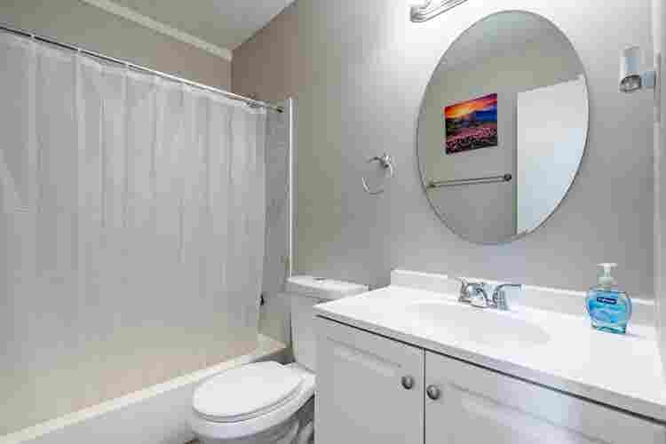 7 BR in Riverdale