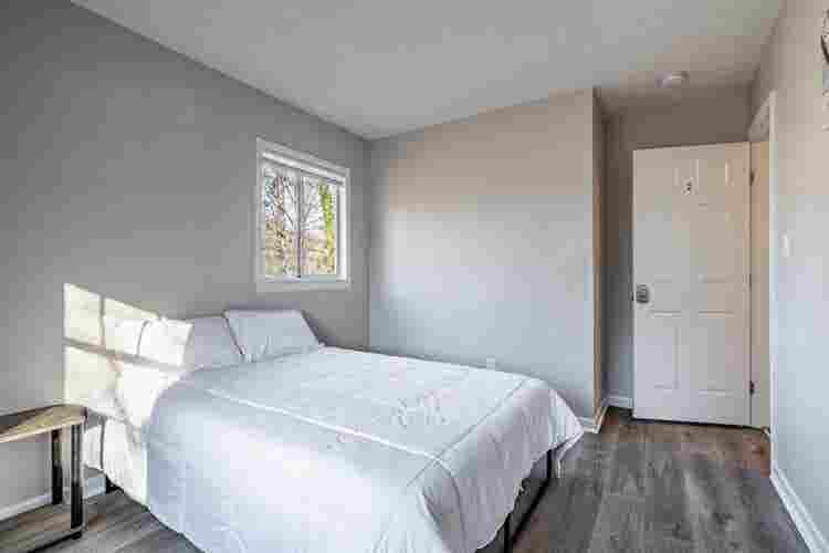 7 BR in Riverdale