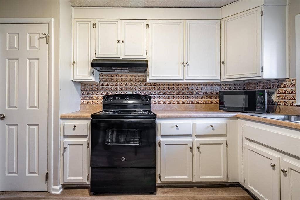 7 BR in Riverdale