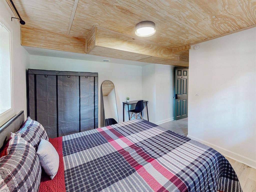 4 BR in Duluth