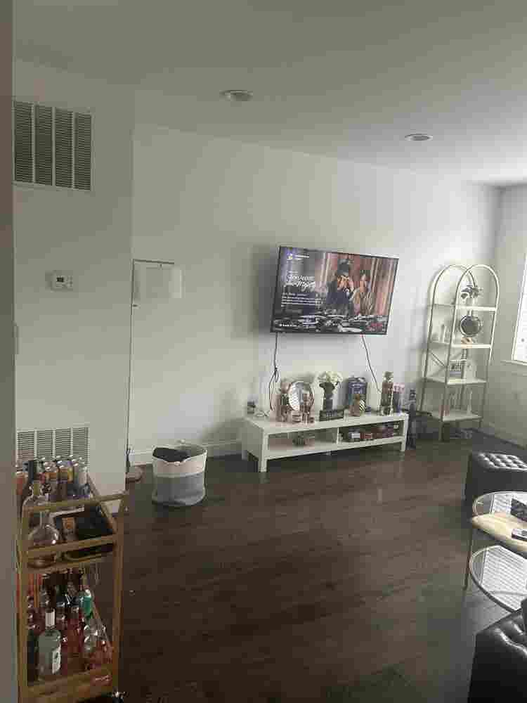 ROOMMATE WANTED