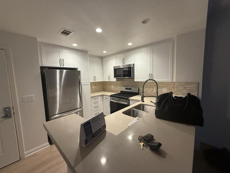 Looking for a roommate!