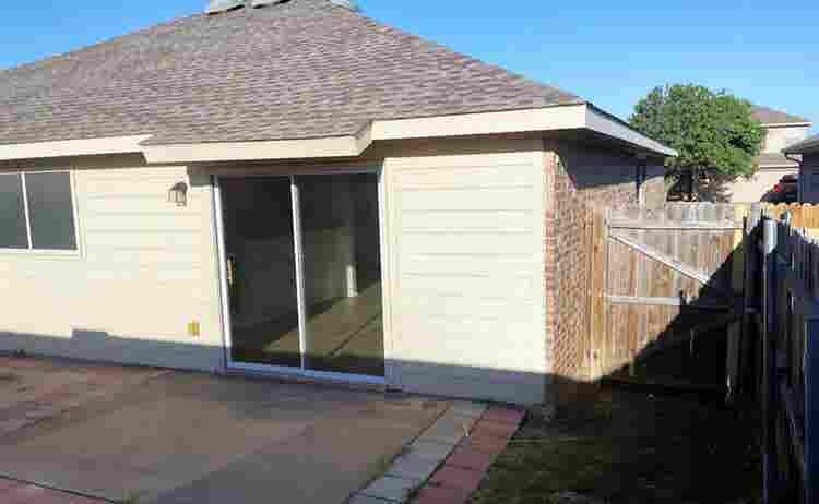 Well maintained three bedroom unit