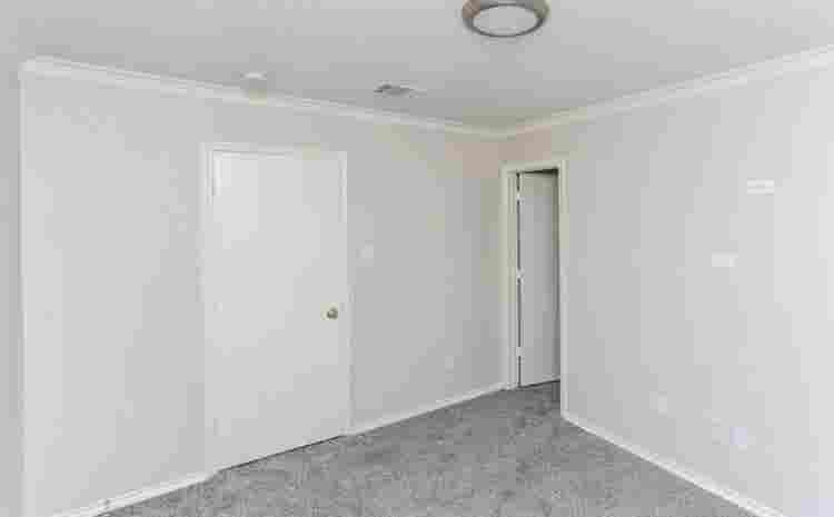 Well maintained three bedroom unit