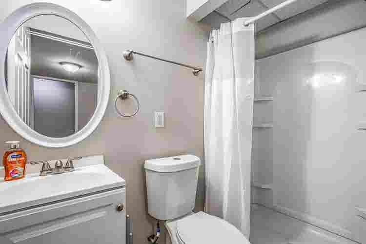 2 BR in Riverdale