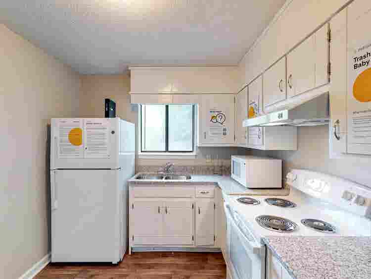 2 BR in Riverdale