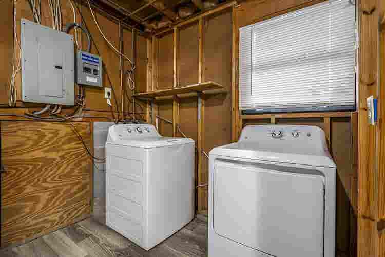 2 BR in Riverdale