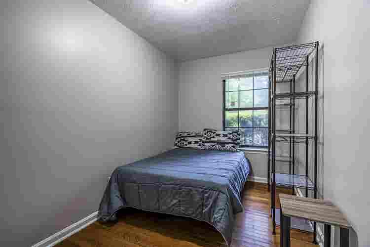 2 BR in Riverdale