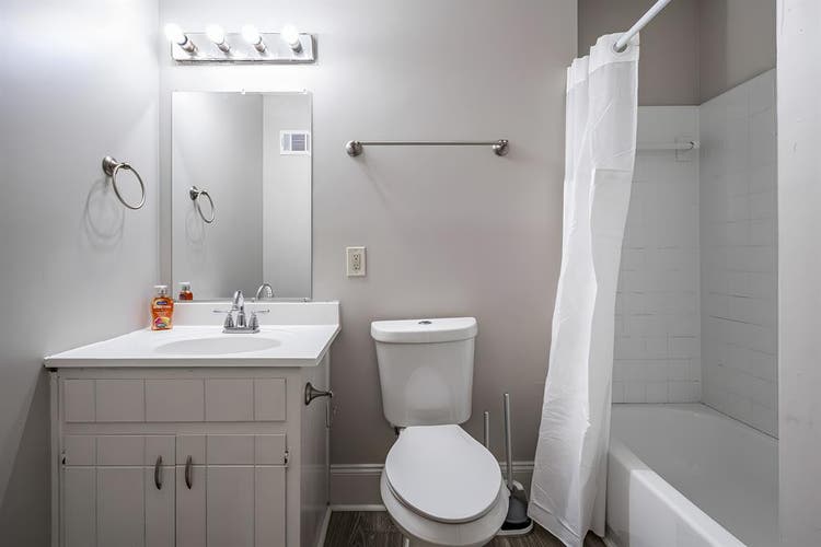 2 BR in Riverdale