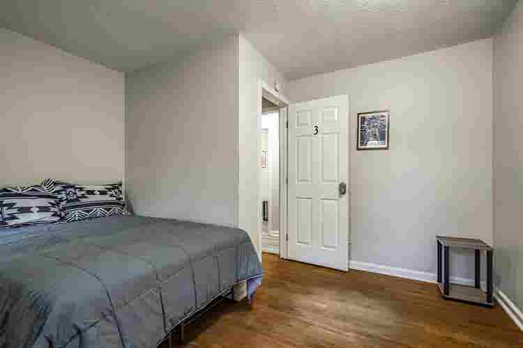 2 BR in Riverdale