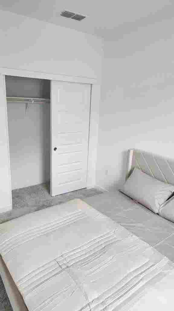 Spacious Private Room for Rent