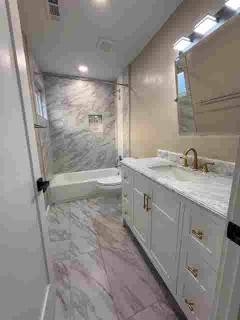 Room suite with bathroom for rent