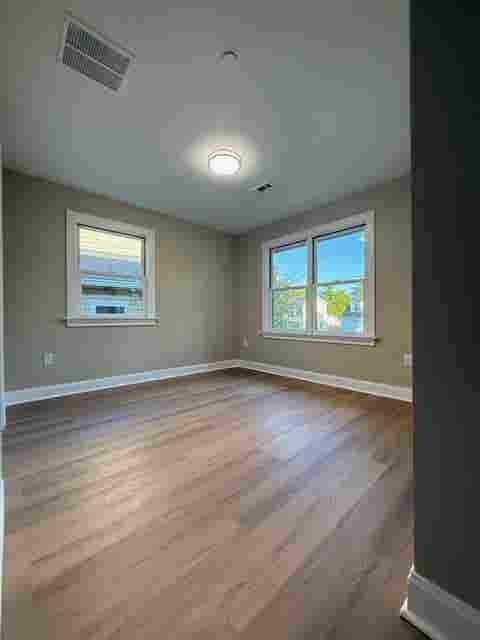 Room suite with bathroom for rent