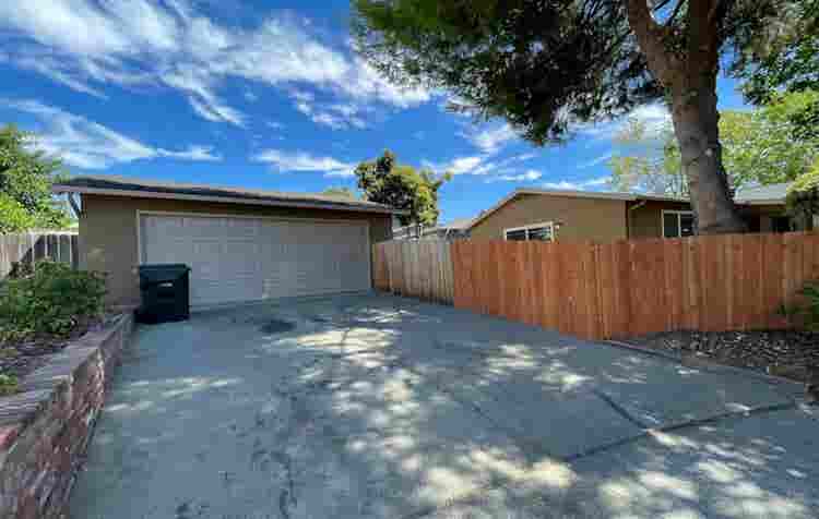 Stunning three bedroom unit