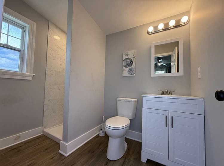 Cozy  Bath Home