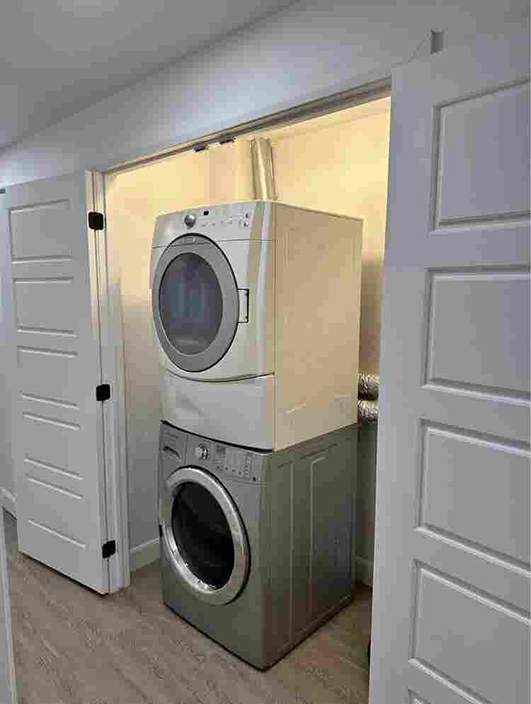 Lease transfer ASAP- 5months
