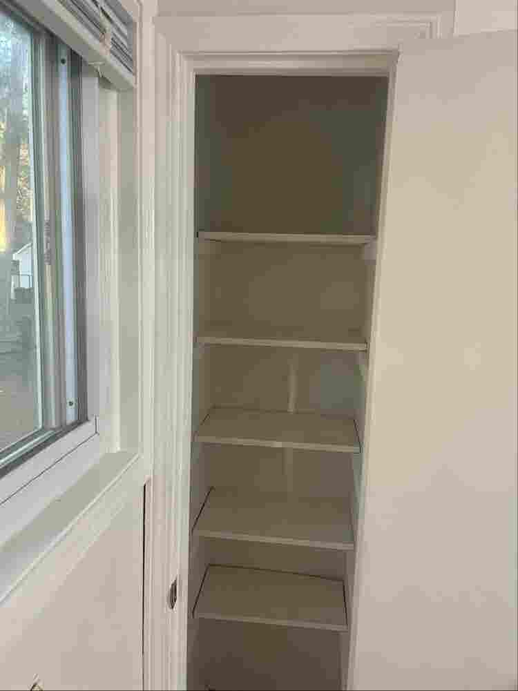 Big Room/Closets and Bathroom Avail