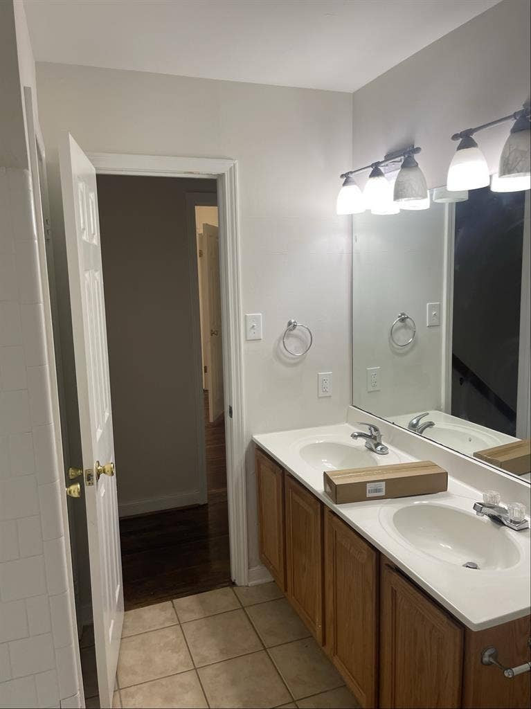 Big Room/Closets, large shared bath