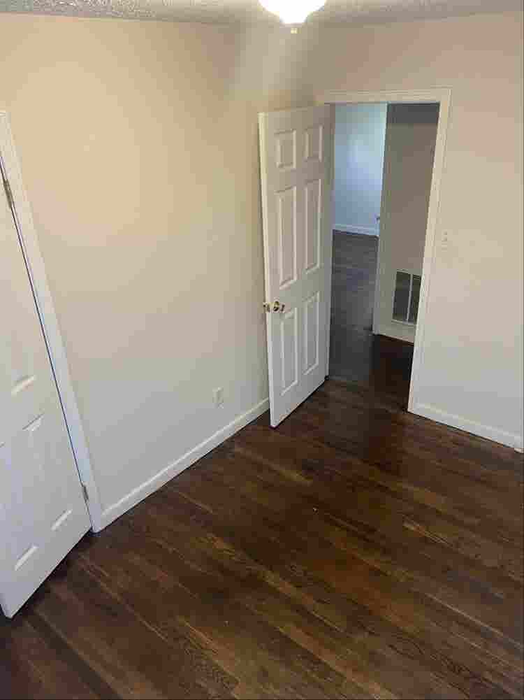 Big Room/Closets and Bathroom Avail