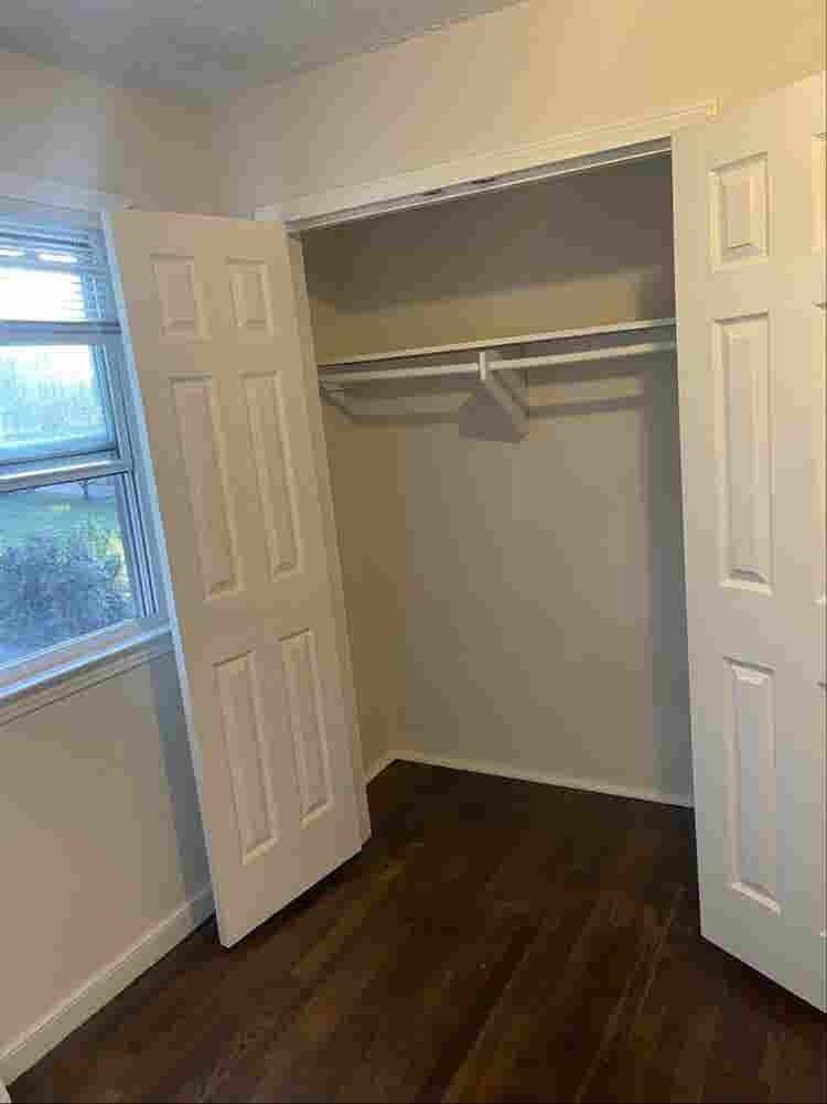 Big Room/Closets and Bathroom Avail