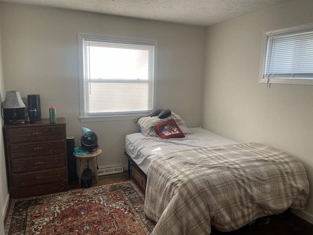 Big Room/Closets, large shared bath