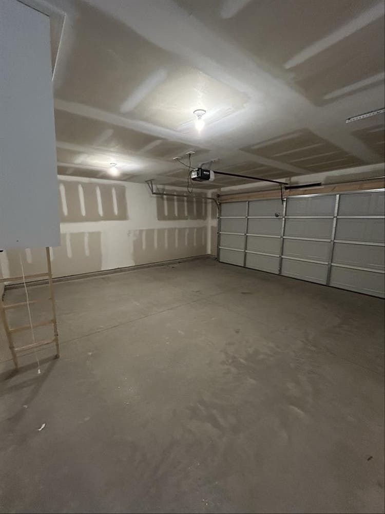 Room for rent with private bathroom