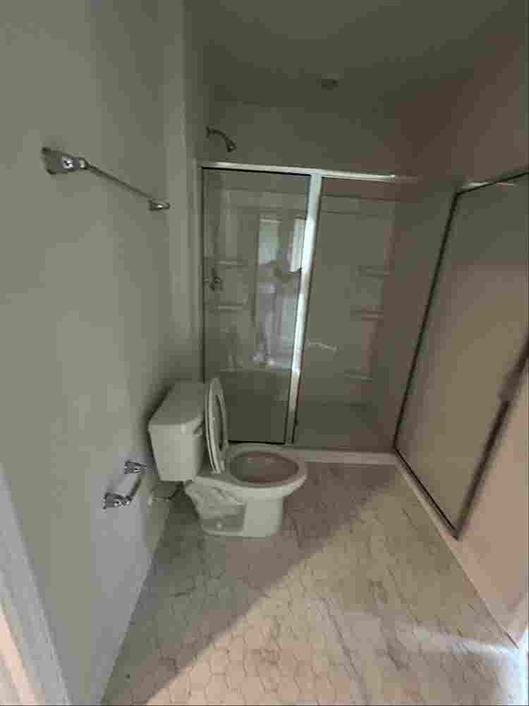 Room for rent with private bathroom