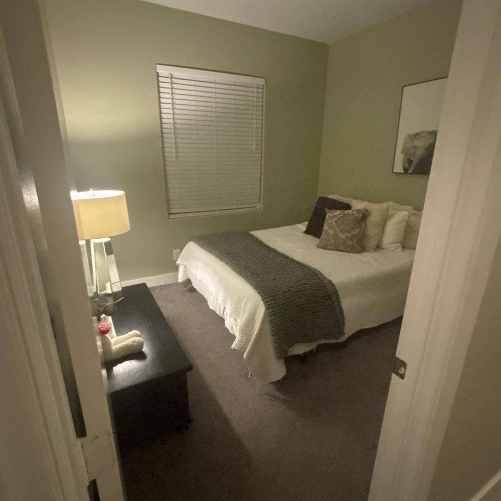 Seeking Female to Rent a Room