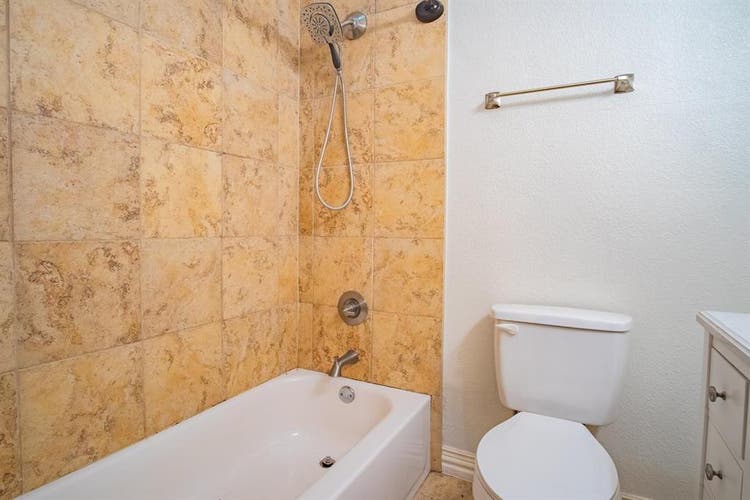 3 BR in Dallas