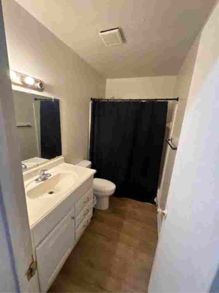 Room for rent $ a weekk