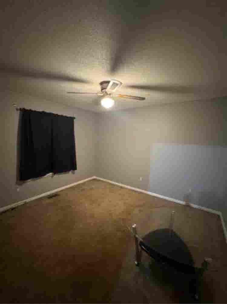 Room for rent $ a weekk