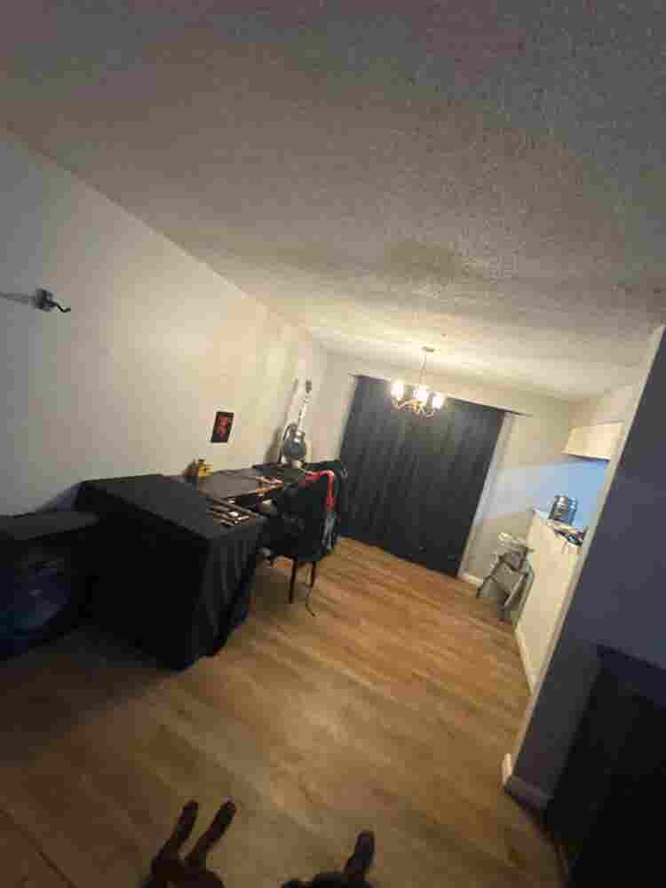 Room for rent $ a weekk