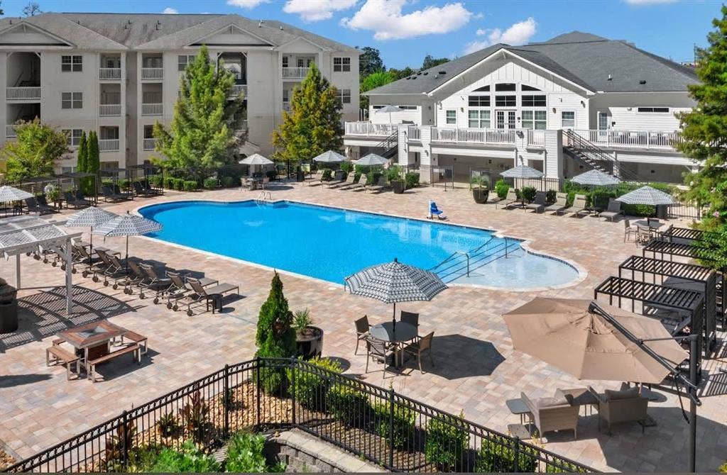 Private Room- Mallard Creek $