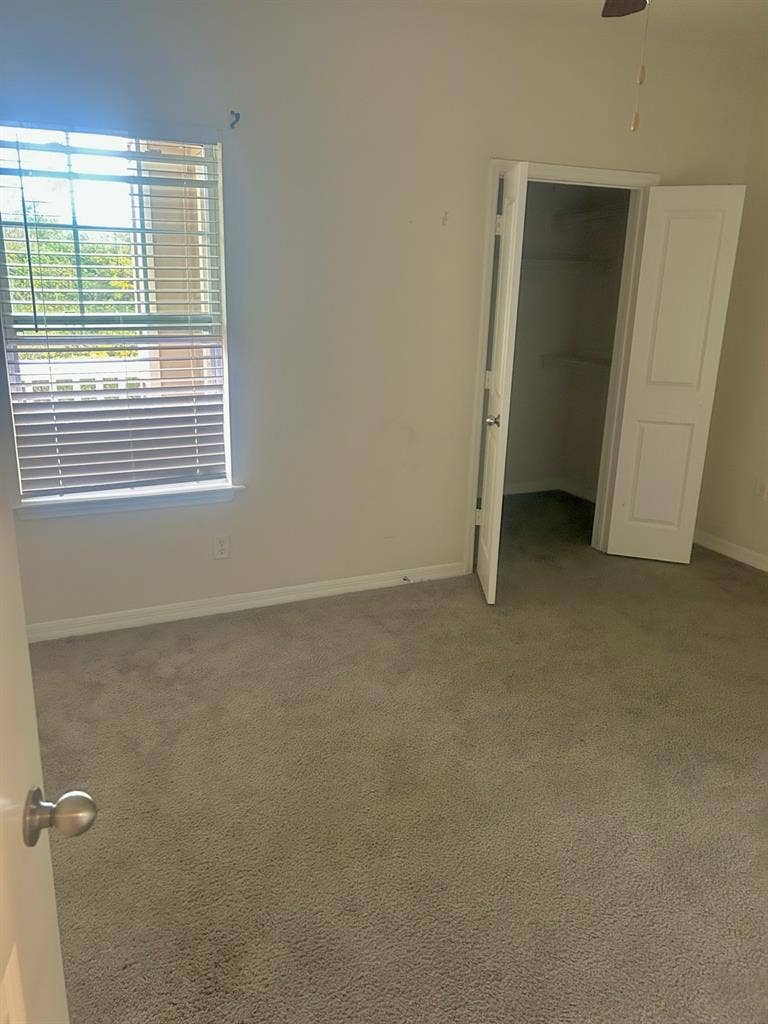 Private Room- Mallard Creek $