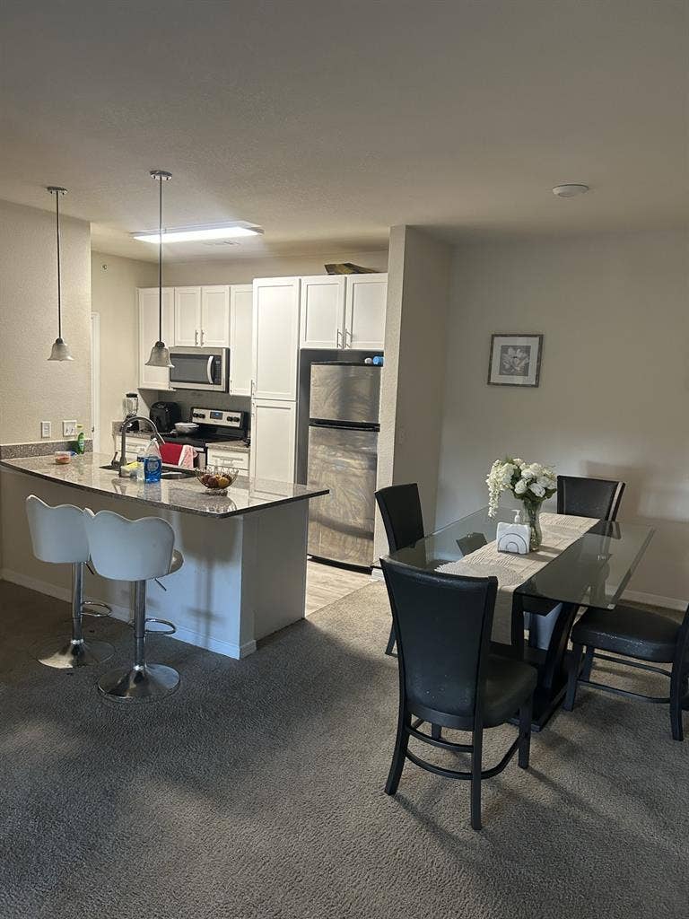 Private Room- Mallard Creek $