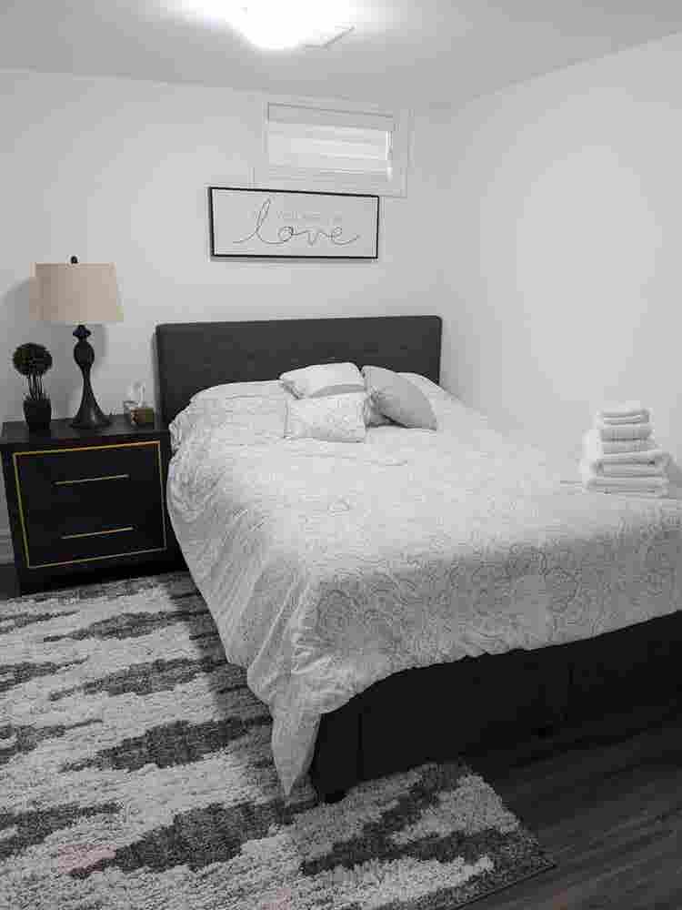 All-Inclusive Furnished Room $900 